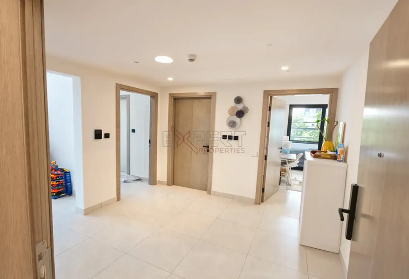 Spacious 2BR | Fully Furnished | Community View
