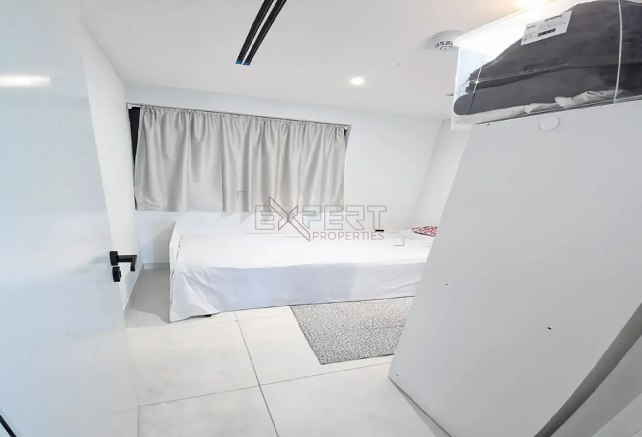 Spacious 2BR | Fully Furnished | Community View