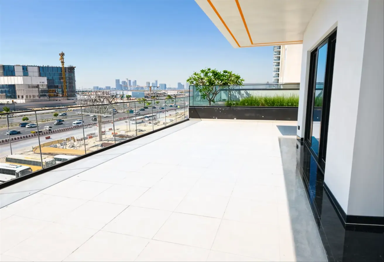 Spacious 2BR | Fully Furnished | Community View