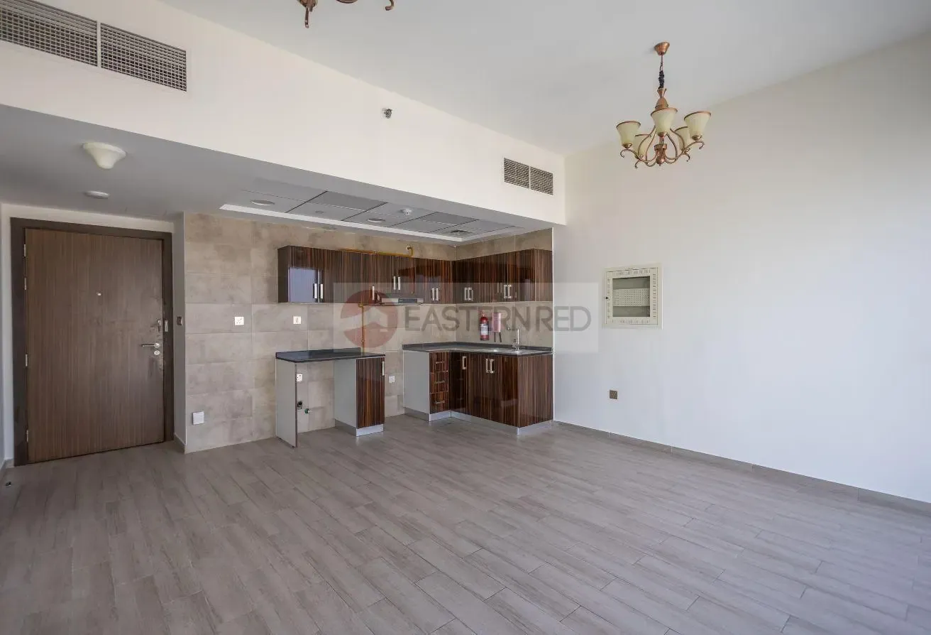 HIGHER FLOOR - OPEN KITCHEN AND SPACIOUS LAYOUT!!!