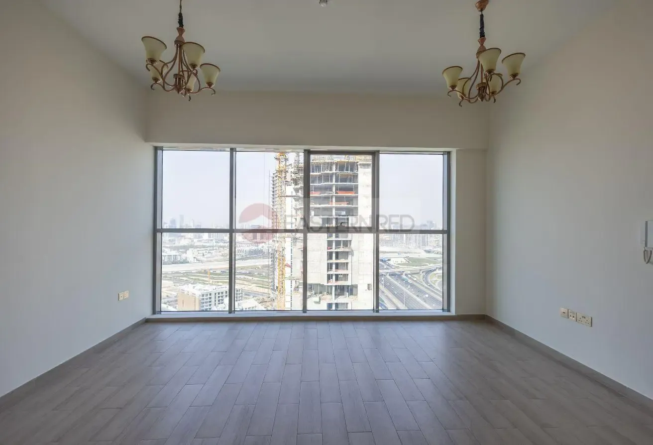 HIGHER FLOOR - OPEN KITCHEN AND SPACIOUS LAYOUT!!!