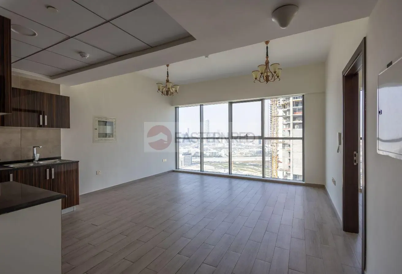 HIGHER FLOOR - OPEN KITCHEN AND SPACIOUS LAYOUT!!!