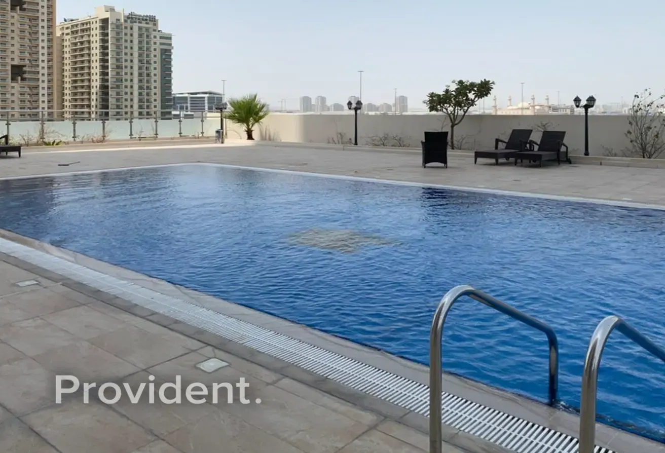 High Floor | Vacant | With Appliances