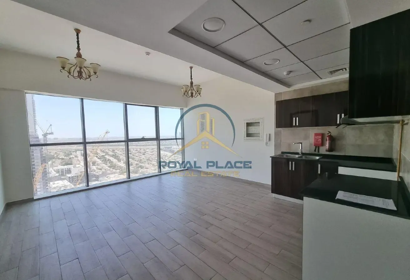 MORERN STYLE BRIGHT HIGH FLOOR