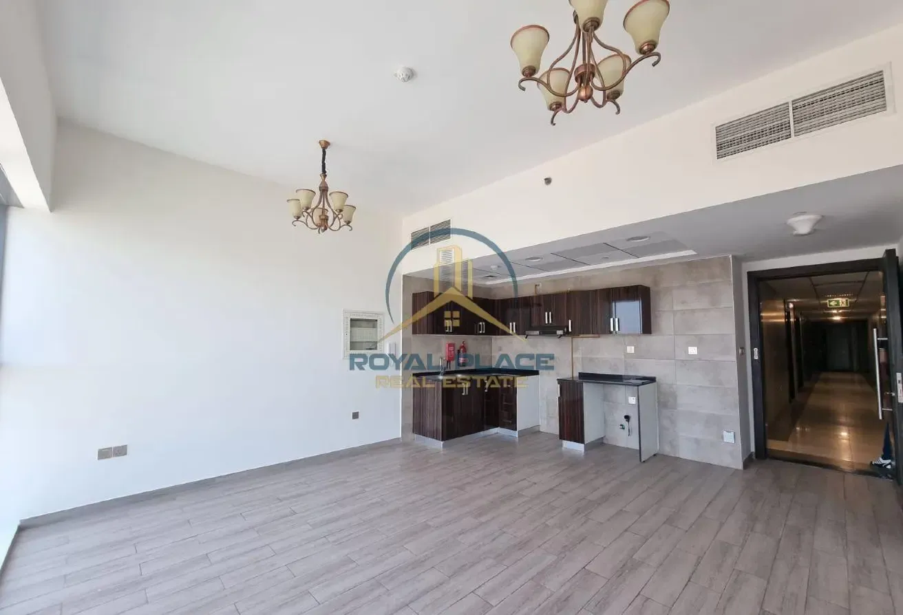 MORERN STYLE  BRIGHT   HIGH FLOOR