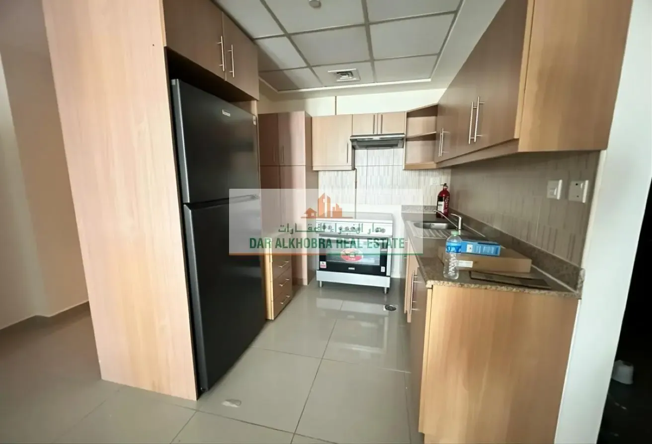 Spacious 1 Bedroom | Green Park | Community View |