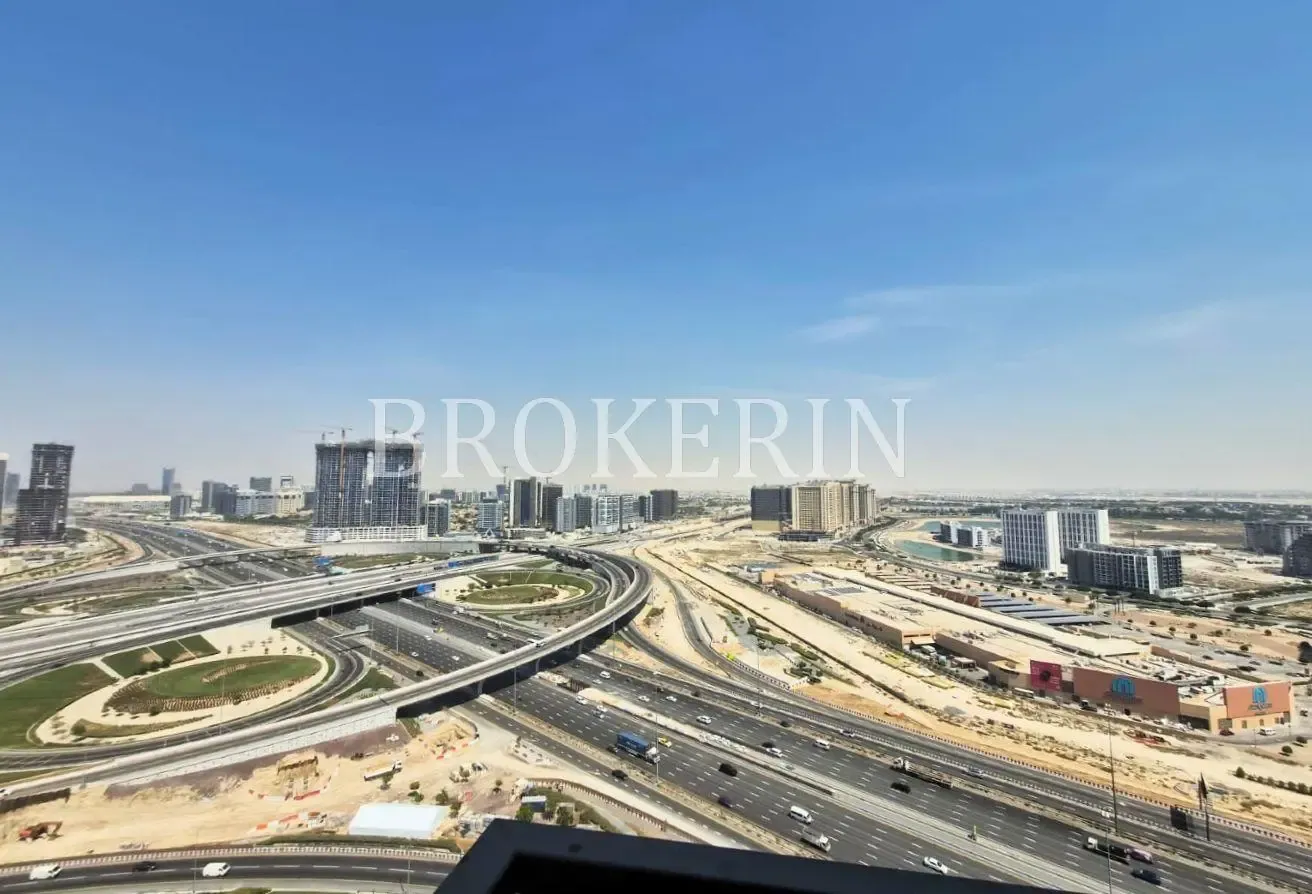 NEW TOWER - SPACIOUS & BRIGHT LAYOUT - PRIME AREA