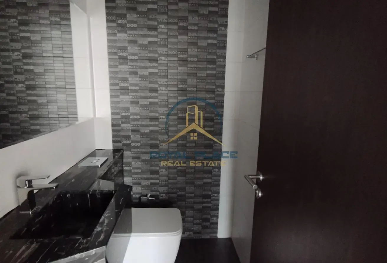 BELOW MARKET PRICE (1 MONTH FREE) MOST SPACIOUS!!