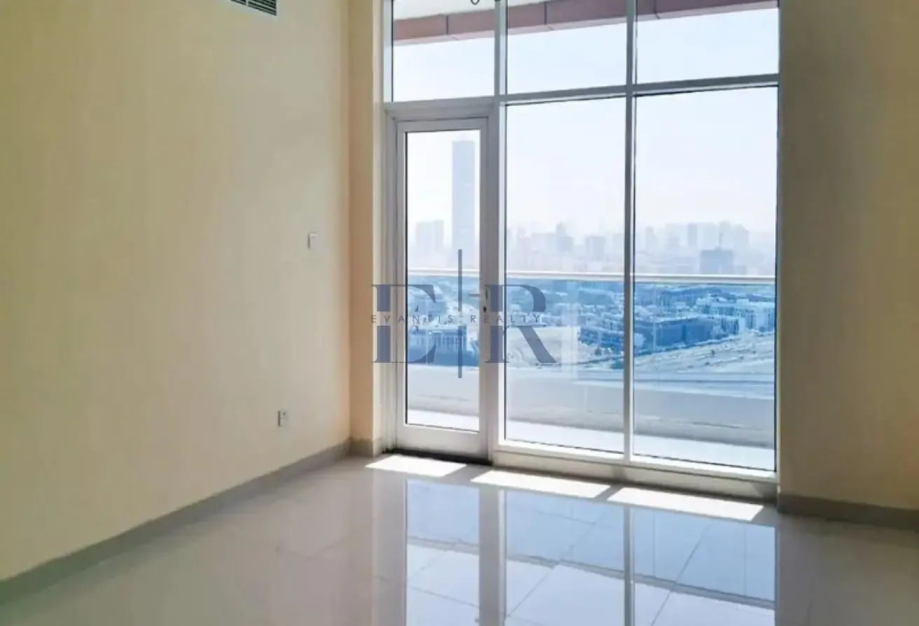 HIGH FLOOR/ GREAT AMENITIES / UNFURNISHED