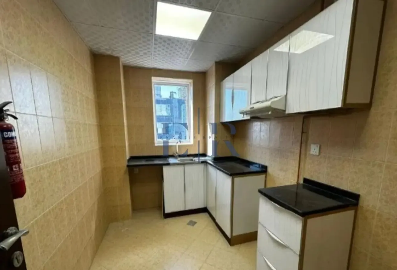 HIGH FLOOR/ GREAT AMENITIES / UNFURNISHED