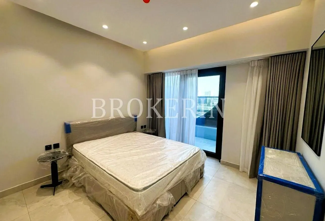 BRIGHT & CLEAN | MODERN URBAN LIVING | CALL US NOW