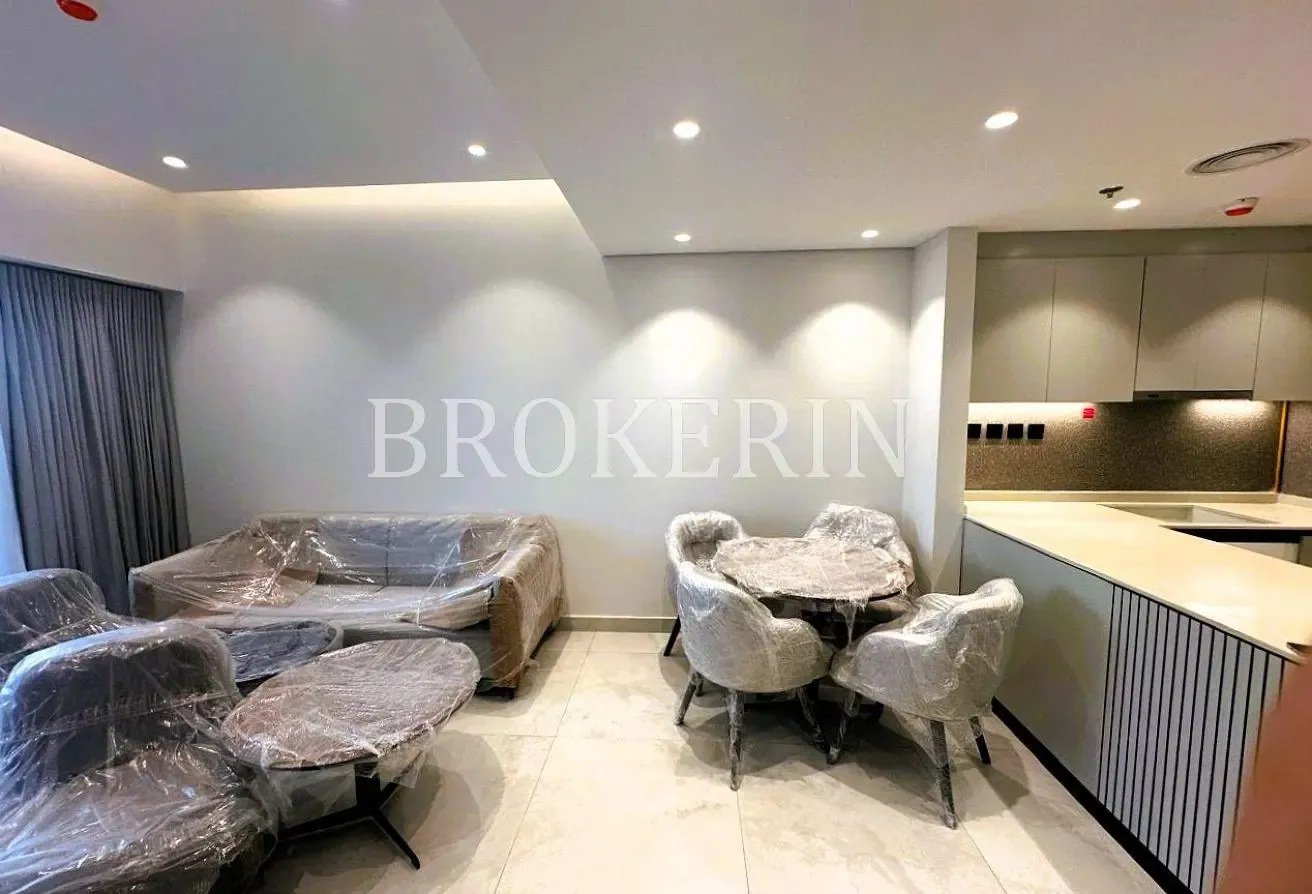 BRIGHT & CLEAN | MODERN URBAN LIVING | CALL US NOW
