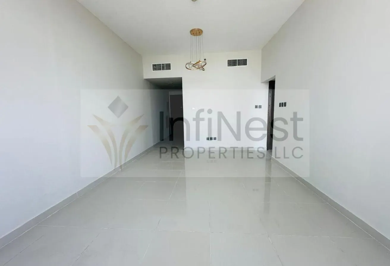 Upgraded Vacant Top Floor 1BR|Marina Skyline View