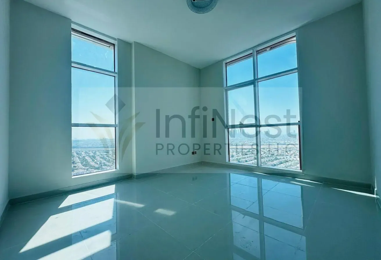 Upgraded Vacant Top Floor 1BR|Marina Skyline View
