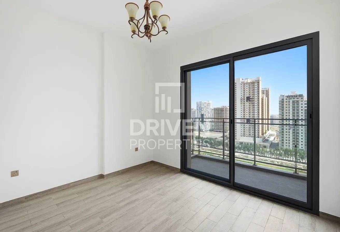 High Floor | Ready to Move in | 4 Cheques