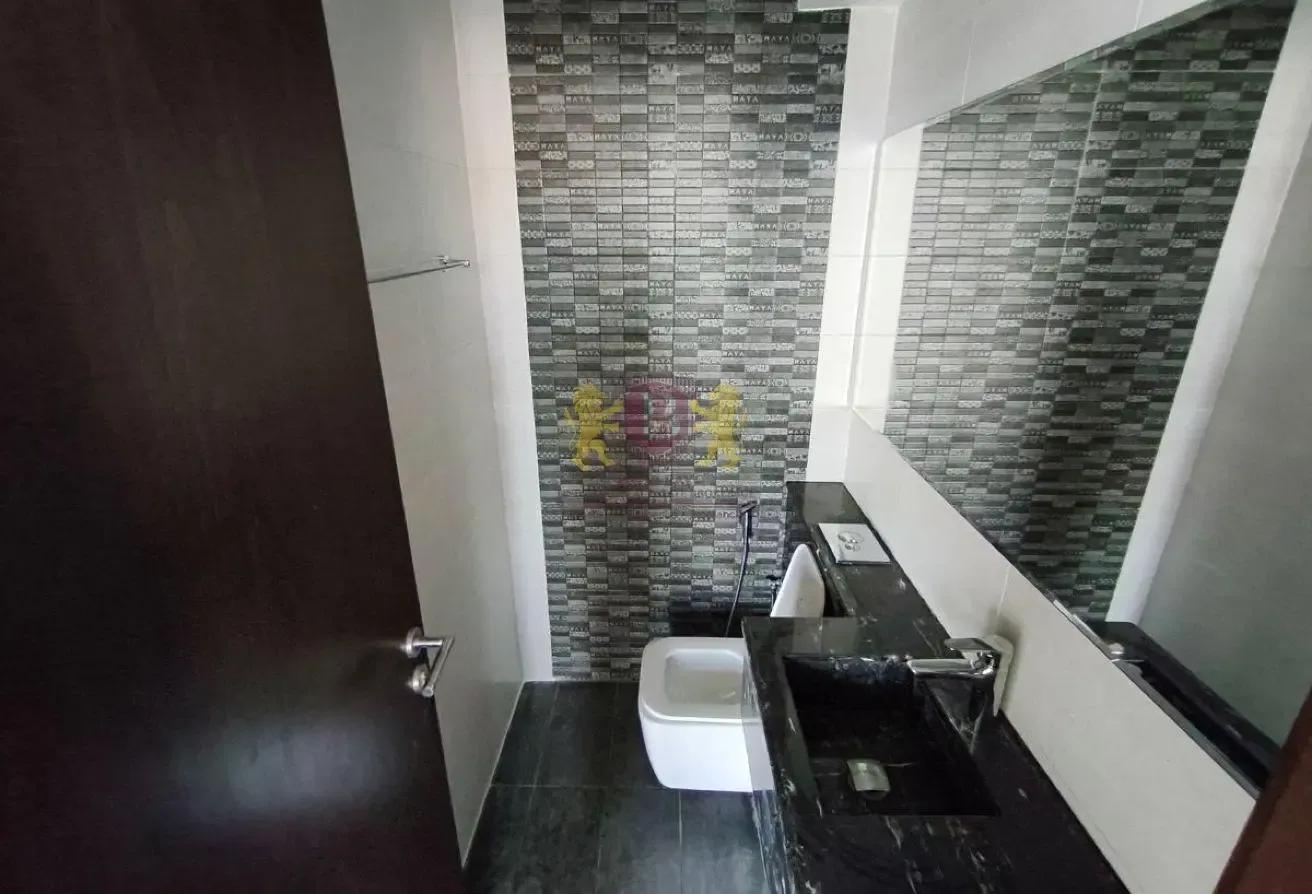 Spacious 1BR | Closed kitchen | Ready to Move In