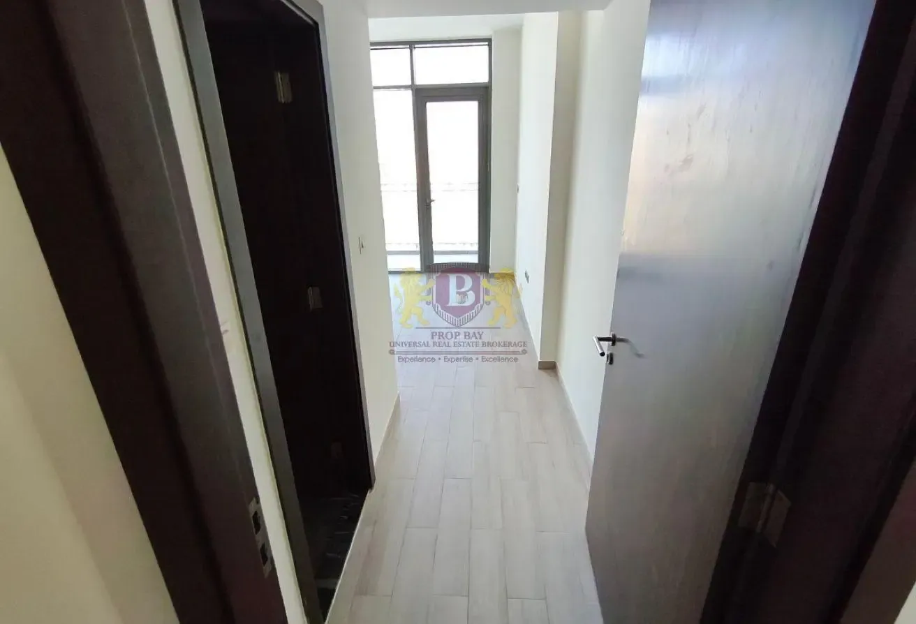 Spacious 1BR | Closed kitchen | Ready to Move In
