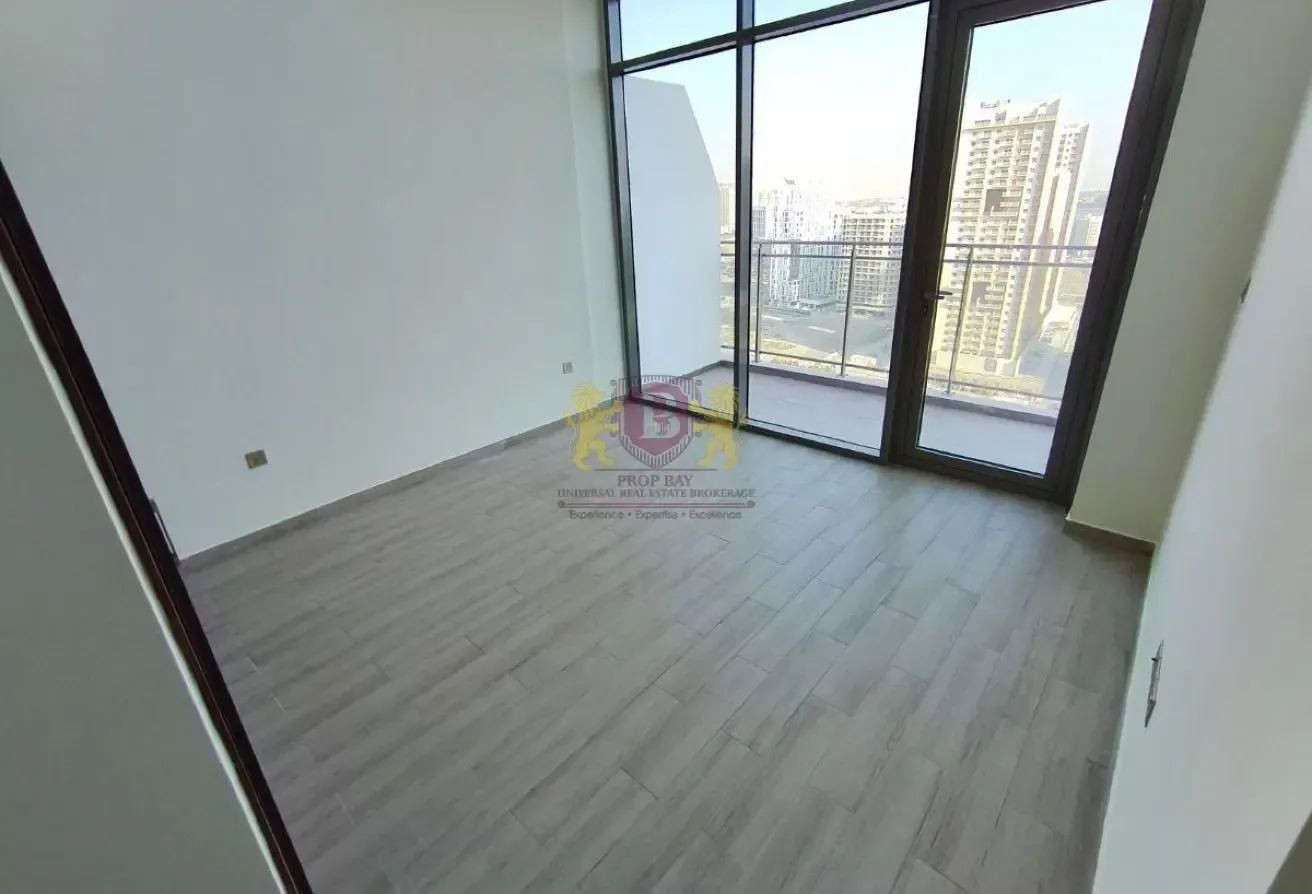 Spacious 1BR | Closed kitchen | Ready to Move In