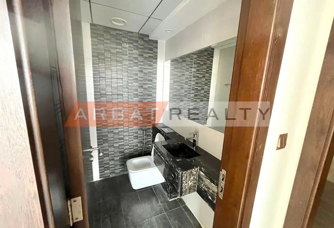 SPACIOUS | CLOSED KITCHEN | GREAT LOCATION