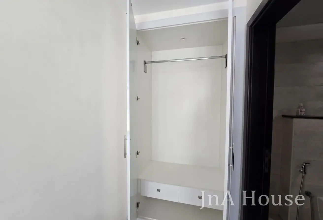 HUGE BALCONY I TOP FLOOR I  1BHK+STUDY