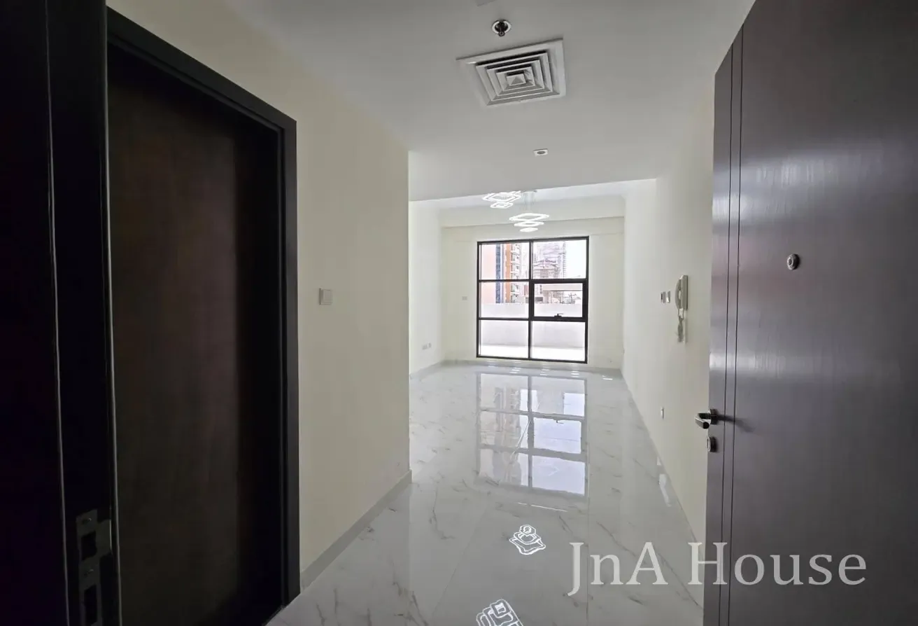HUGE BALCONY I TOP FLOOR I  1BHK+STUDY