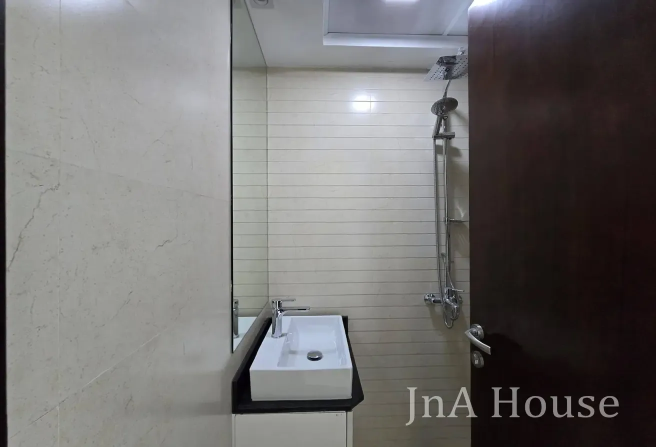 HUGE BALCONY I TOP FLOOR I  1BHK+STUDY