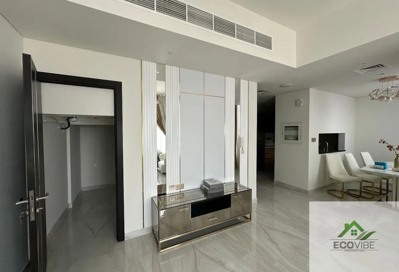 Furnished 2-Bed Duplex with Study, 2 Parking