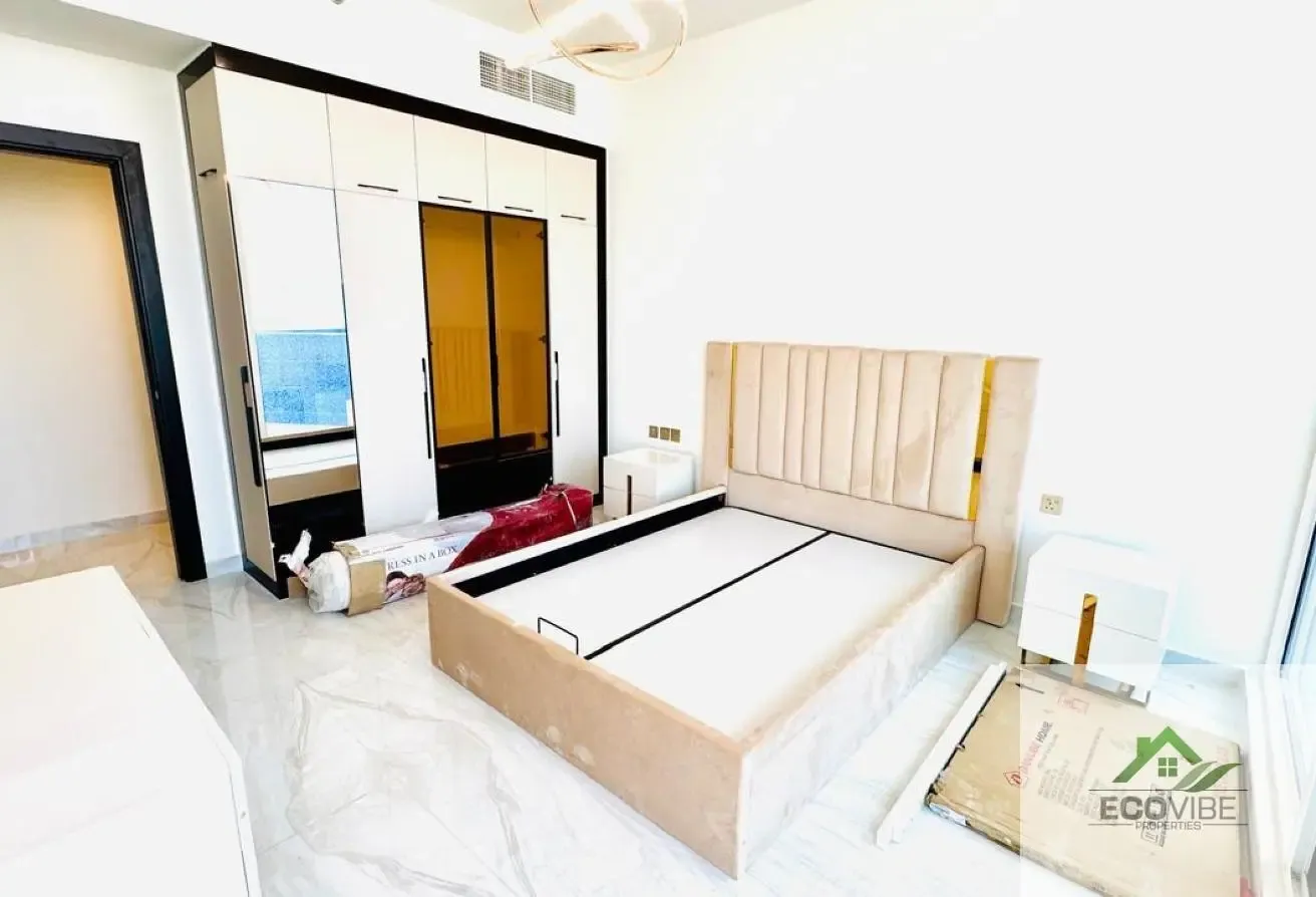 Luxury Fully Furnished 2-Bedroom + Study Apartment
