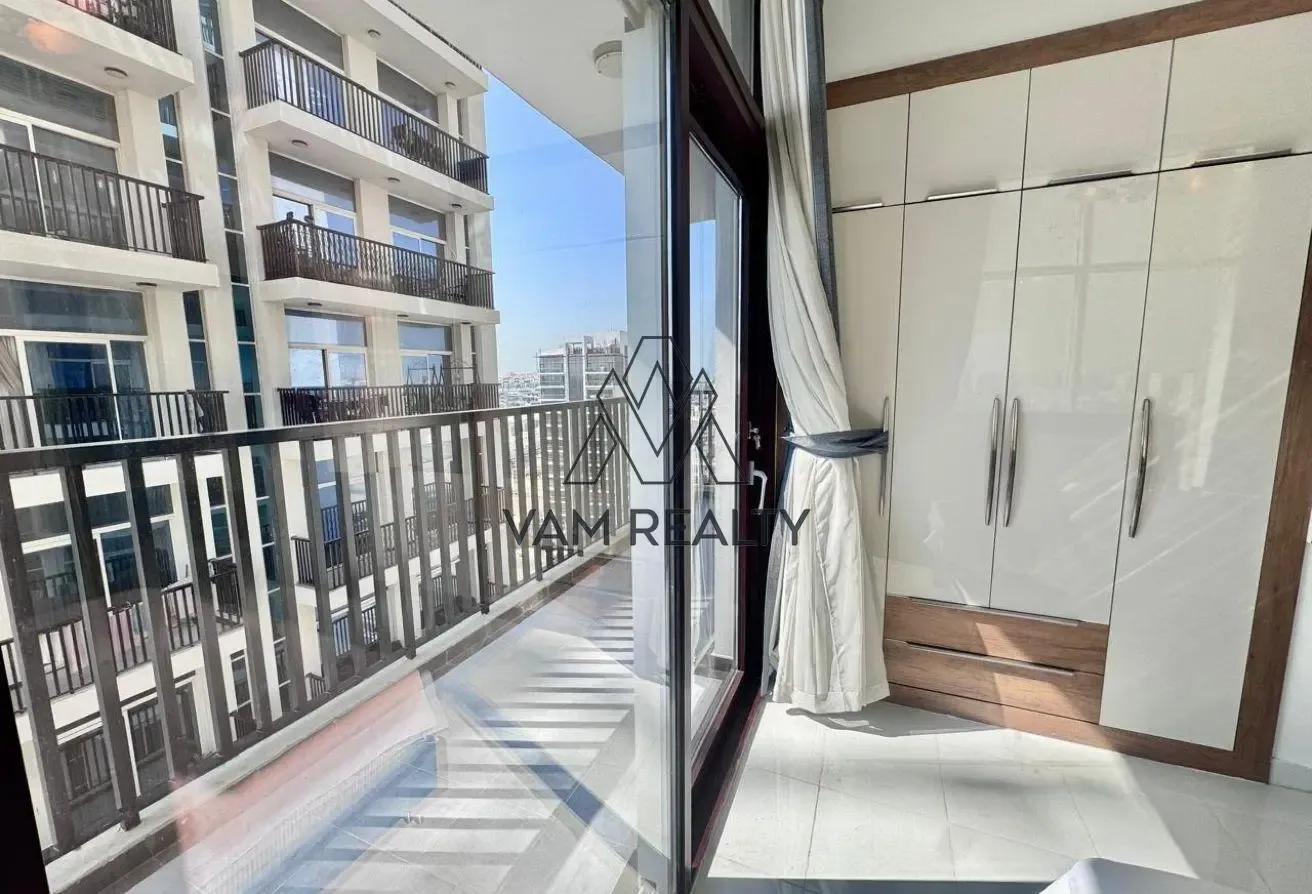 Community View | Furnished | Close to Metro|Vacant