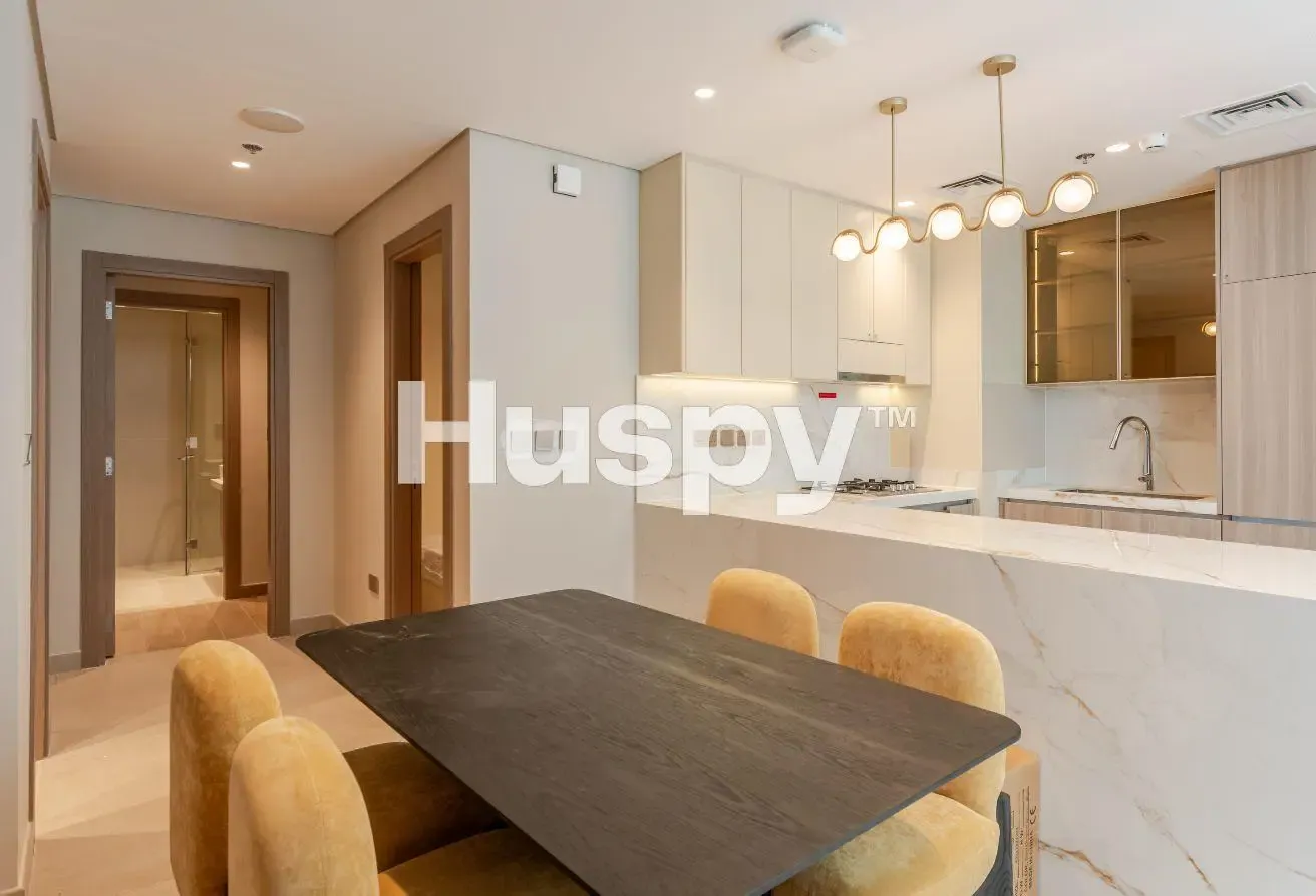 Fully Furnished | Large Layout | Community View