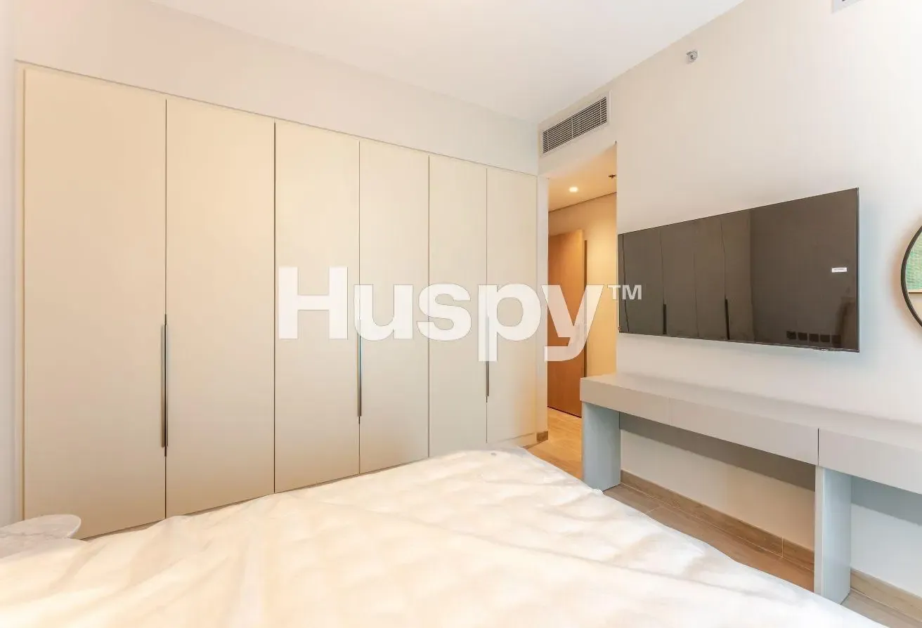 Fully Furnished | Large Layout | Community View