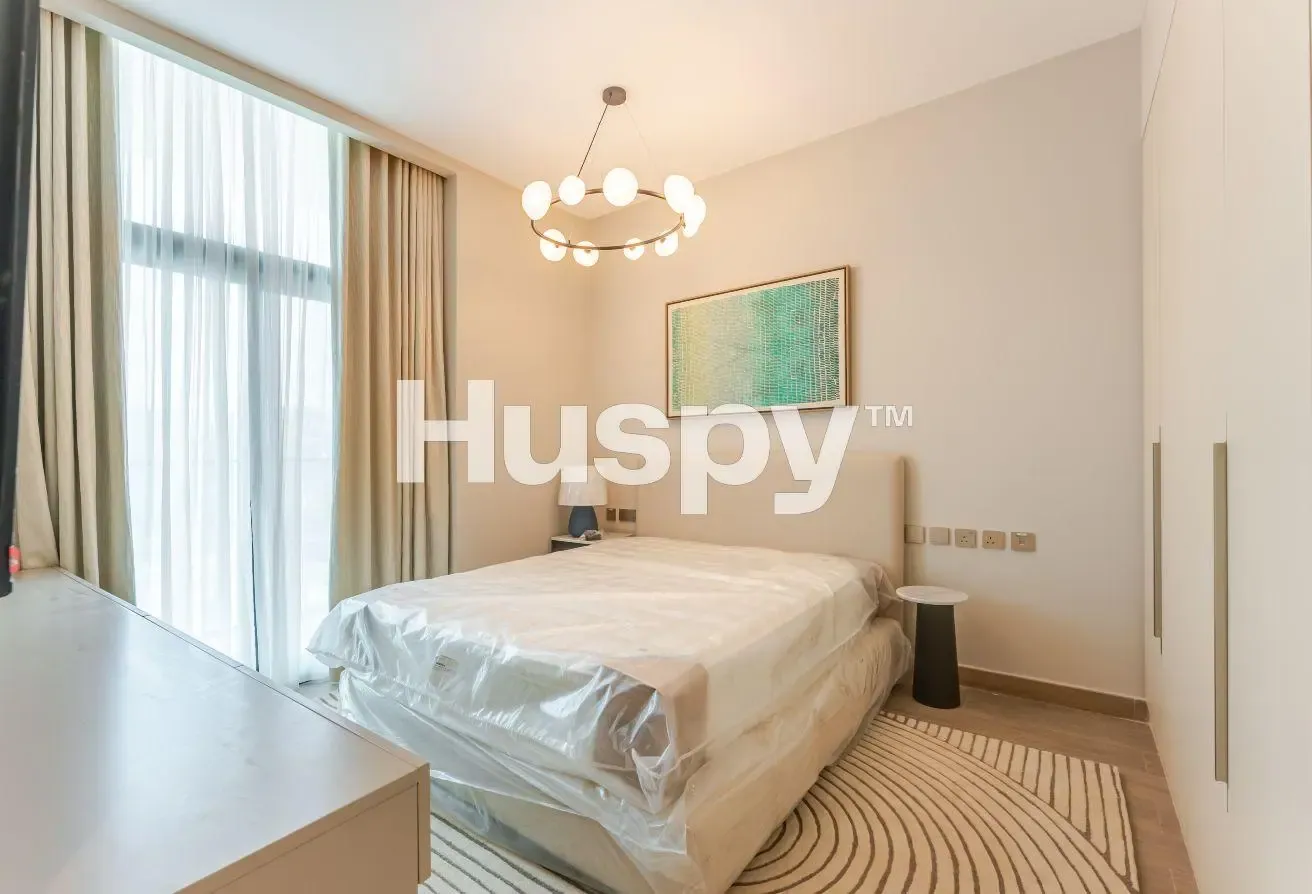 Fully Furnished | Large Layout | Community View