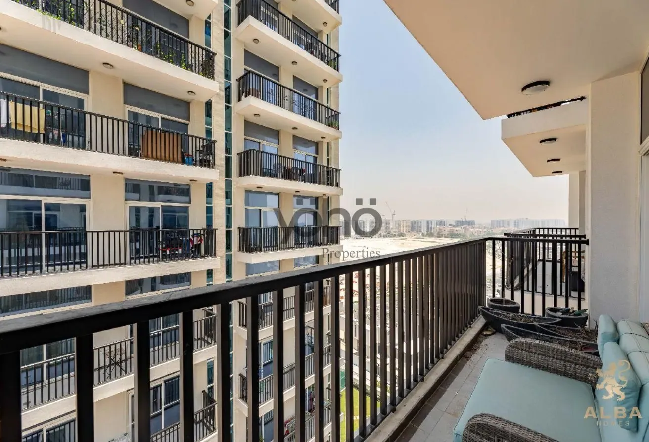 Vacant | Ready to Move | Near Metro
