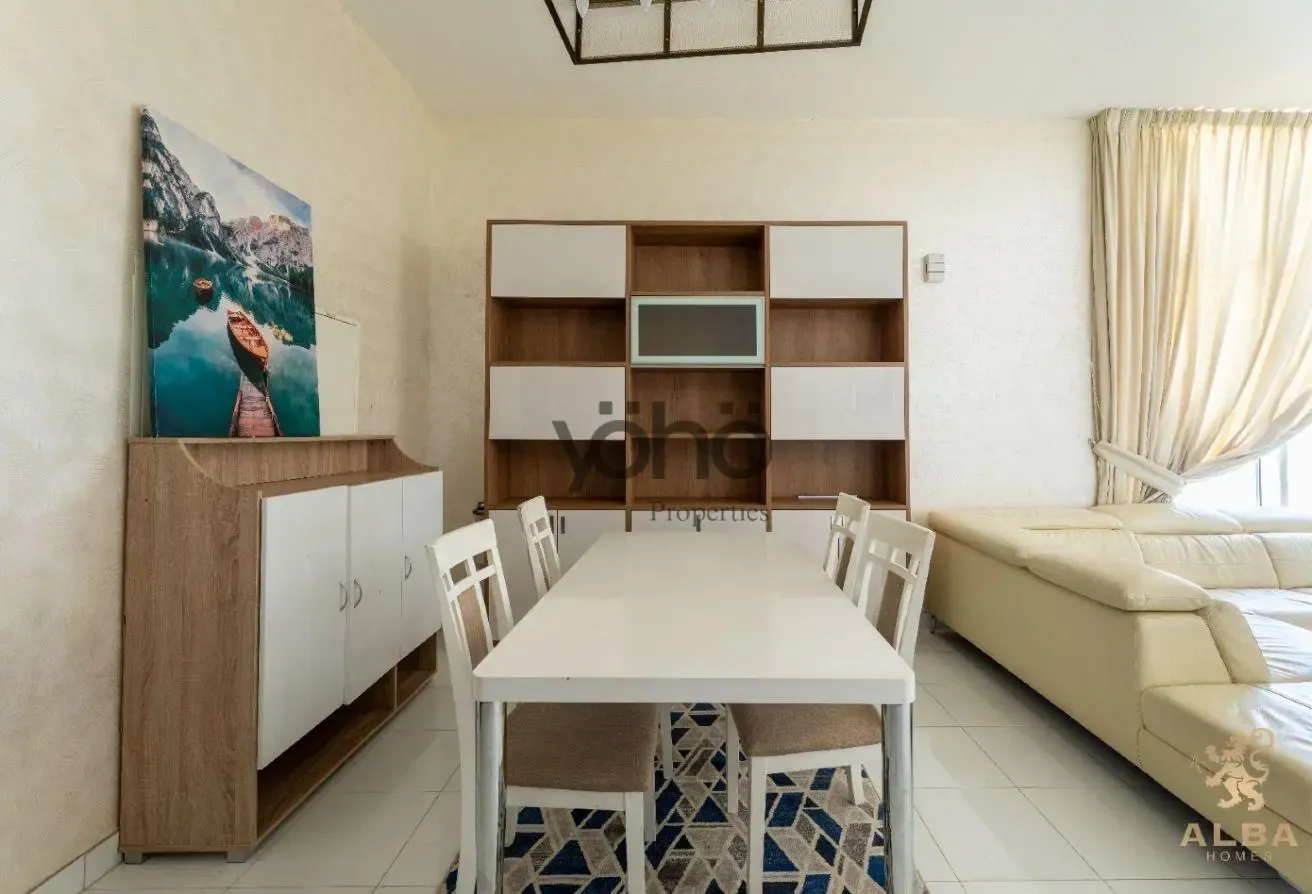 Vacant | Ready to Move | Near Metro