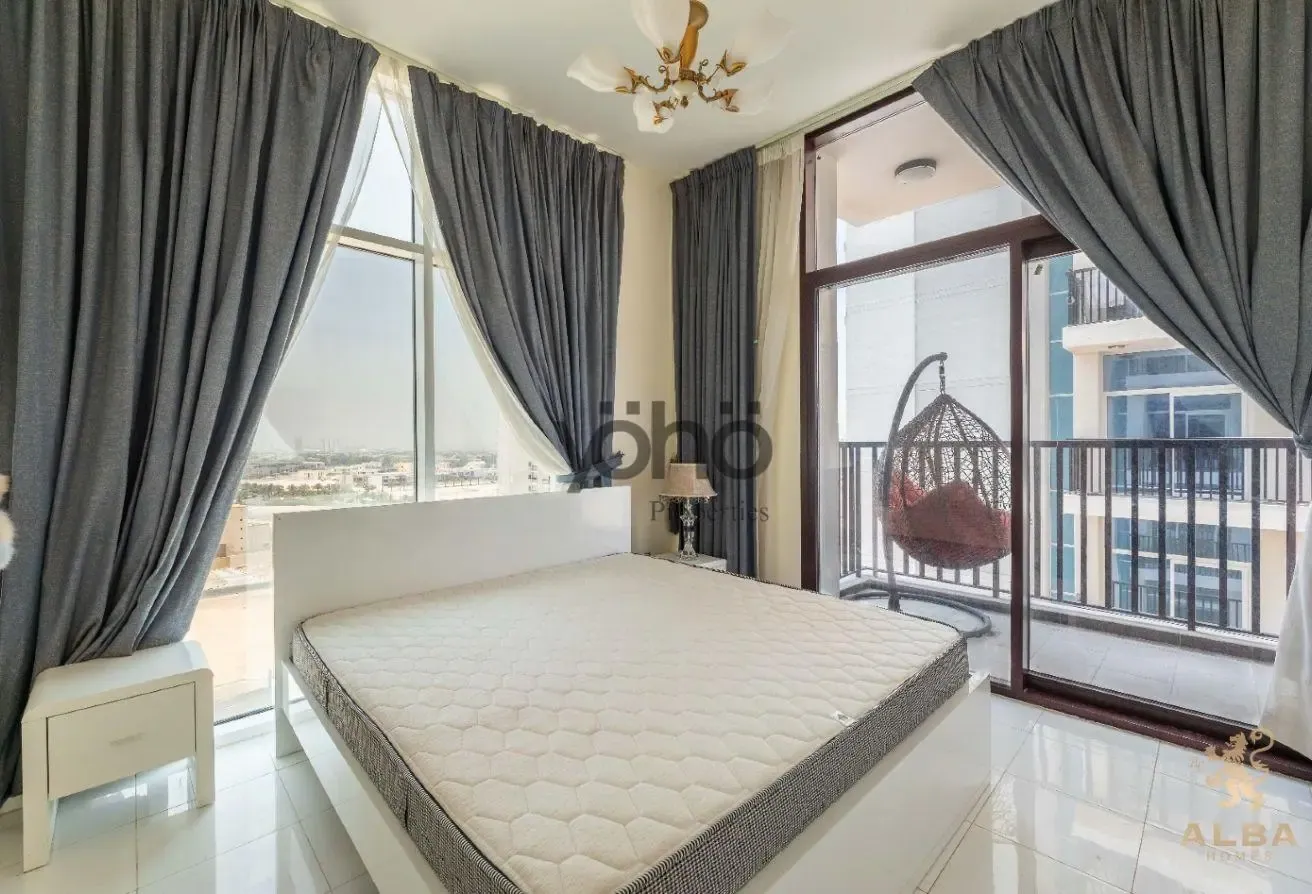 Vacant | Ready to Move | Near Metro