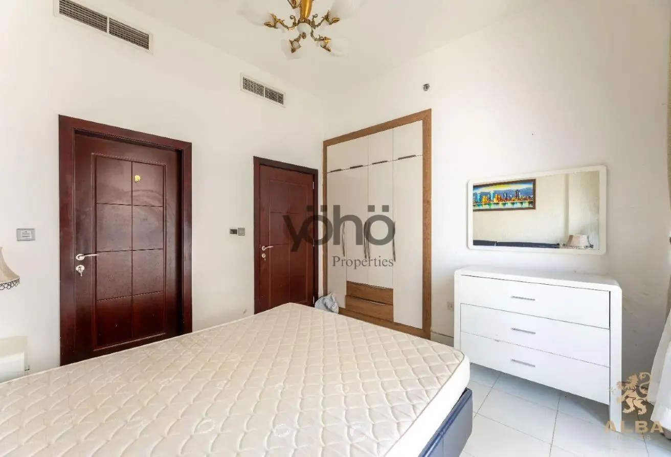 Vacant | Ready to Move | Near Metro