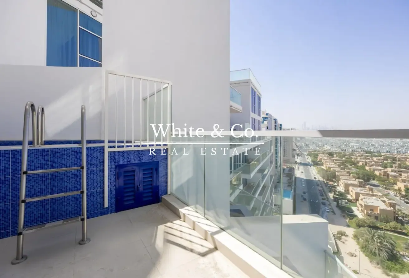 Duplex | large study room | Private Pool