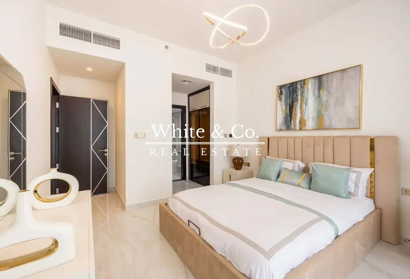 Duplex | large study room | Private Pool