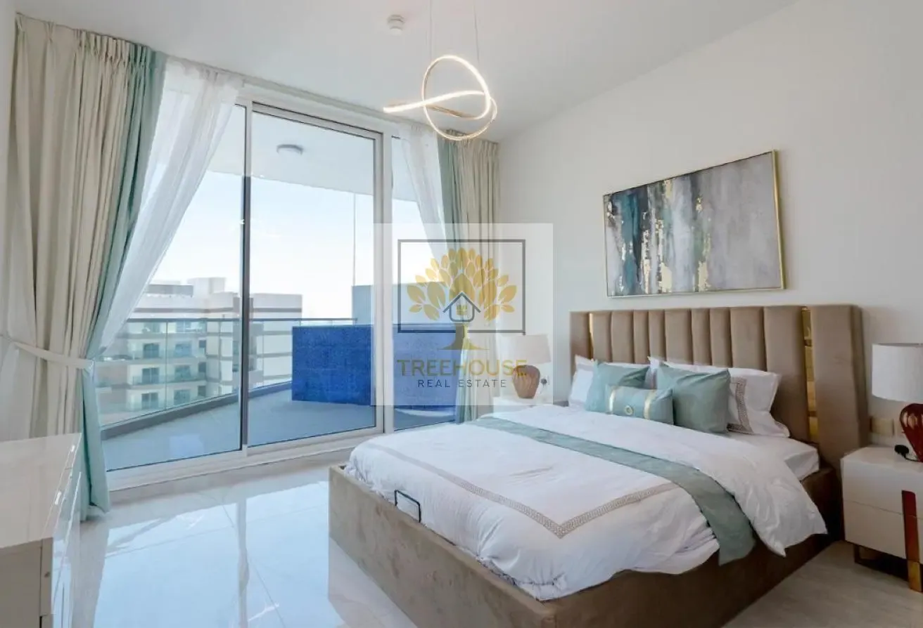 FURNISHED 2BR+STUDY| HUGE TERRACE| PRIVATE JACCUZI