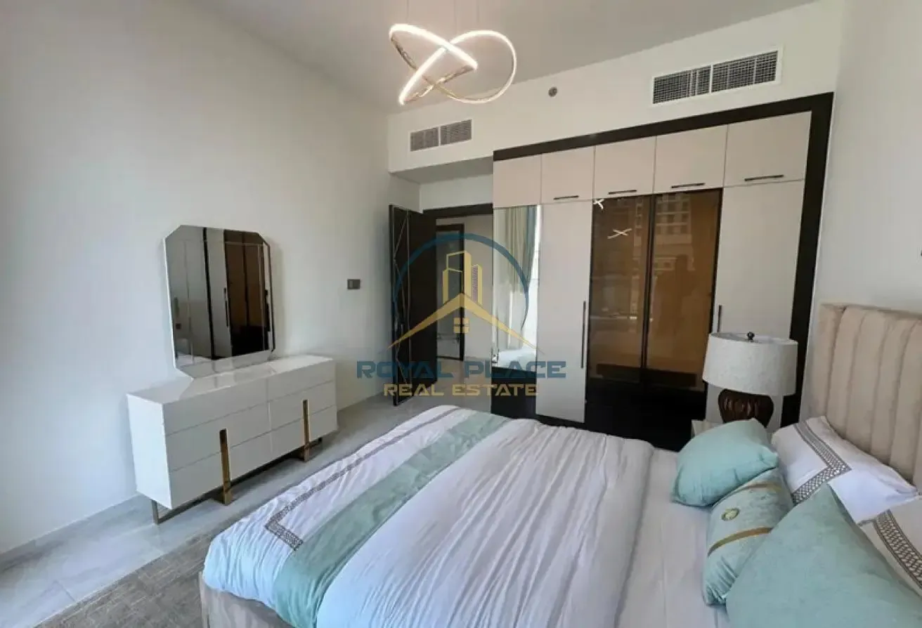 Fully furnished | spacious | closeto metro