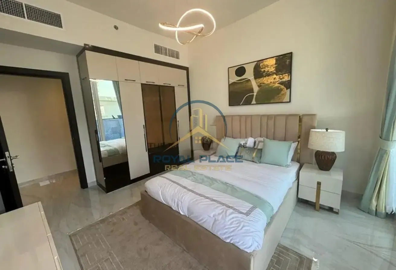 Fully furnished | spacious | closeto metro