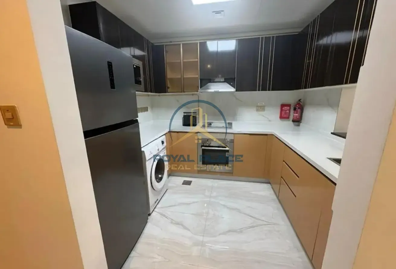 Fully furnished | spacious | closeto metro