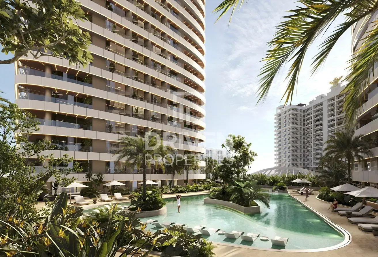 Retail with Terrace | Direct Access to Metro