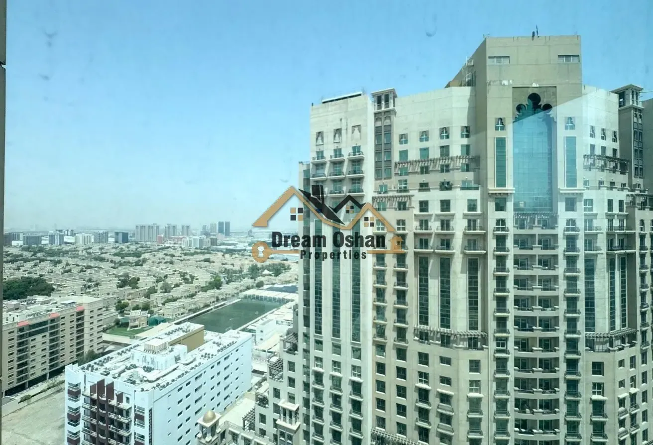 Ready to Move Vacant Unit 1591 sqft high floor