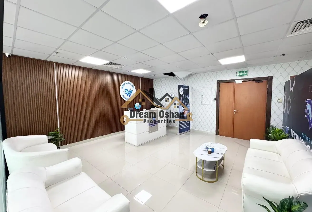 Fitted Office With partition Bright unit HighFloor