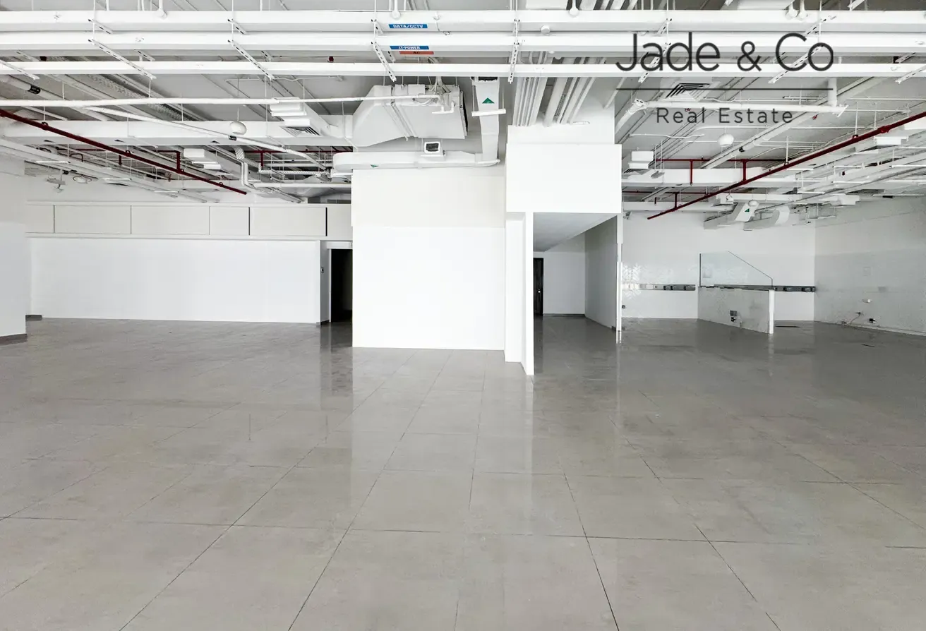 Community Expert | Retail Shop | Prime Location