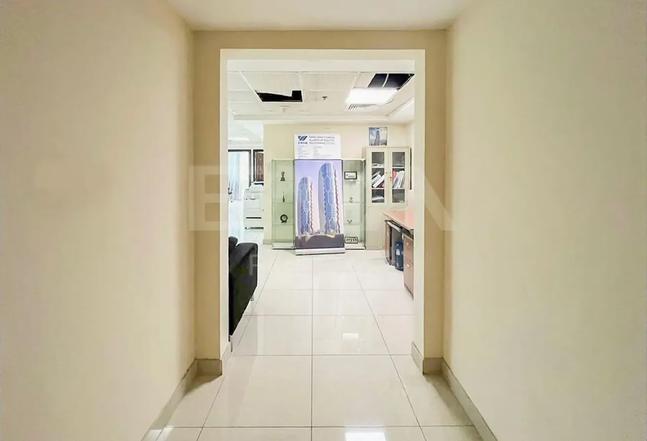 LAKE VIEW | HIGH FLOOR | NEAR METRO