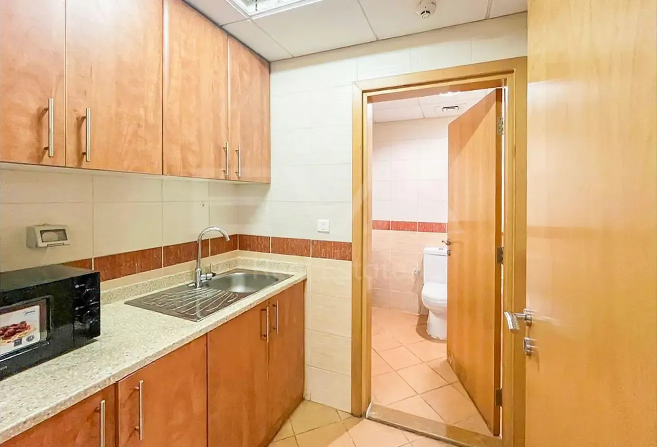 LAKE VIEW | HIGH FLOOR | NEAR METRO