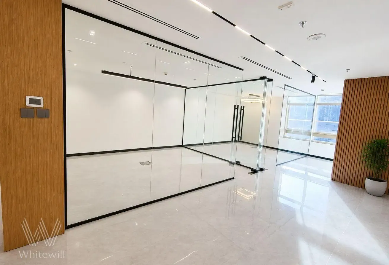 Fully Fitted|Luxury Interior| Bang on Metro Access