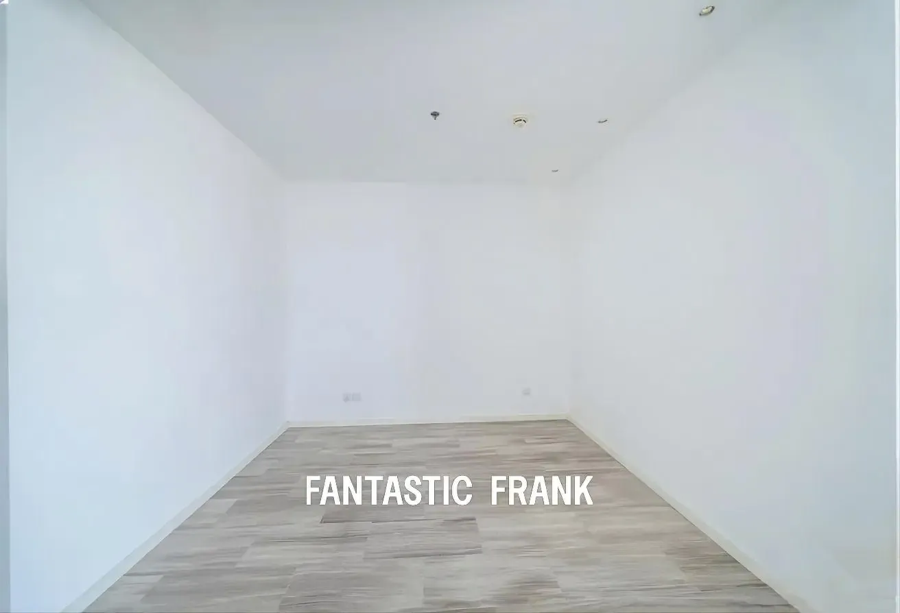 Rented | Unfurnished | Mid Floor | City View